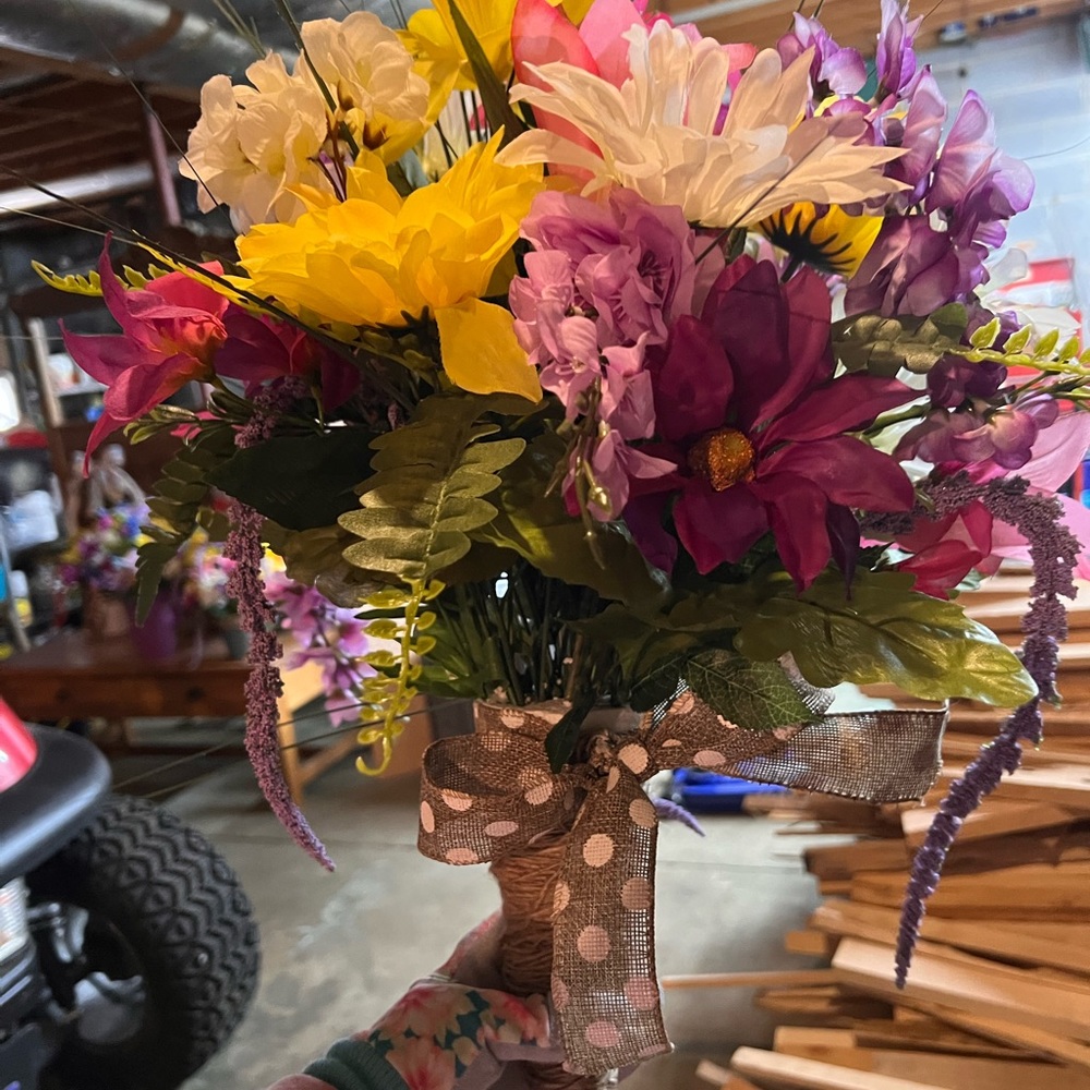Vase style artificial flower bouquet